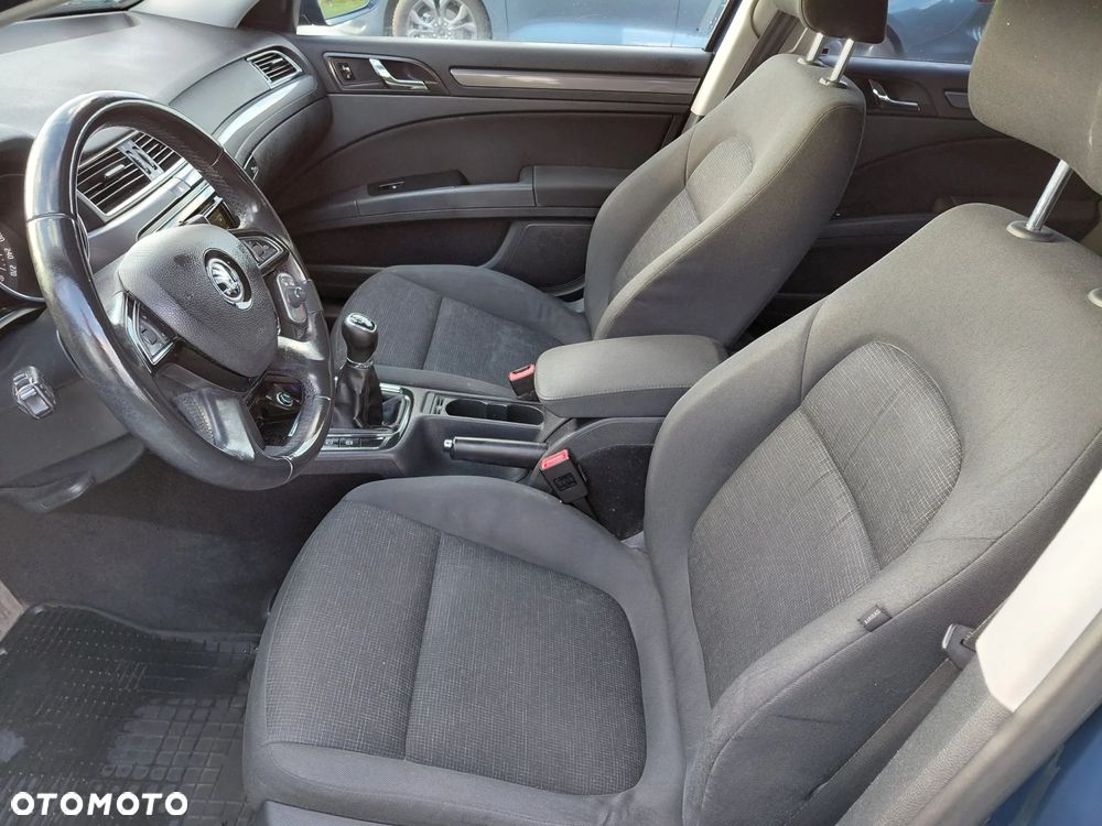 Skoda Superb 2.0 TDI Active - 6