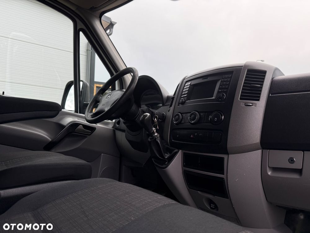 Mercedes-Benz Sprinter - 21
