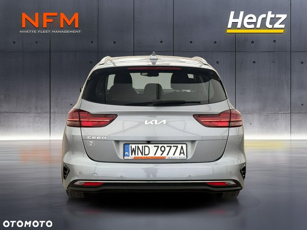 Kia Ceed - 10