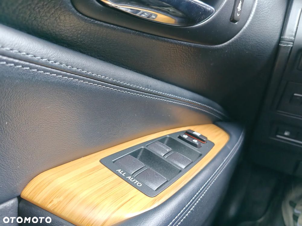 Lexus LS 600h L - 27