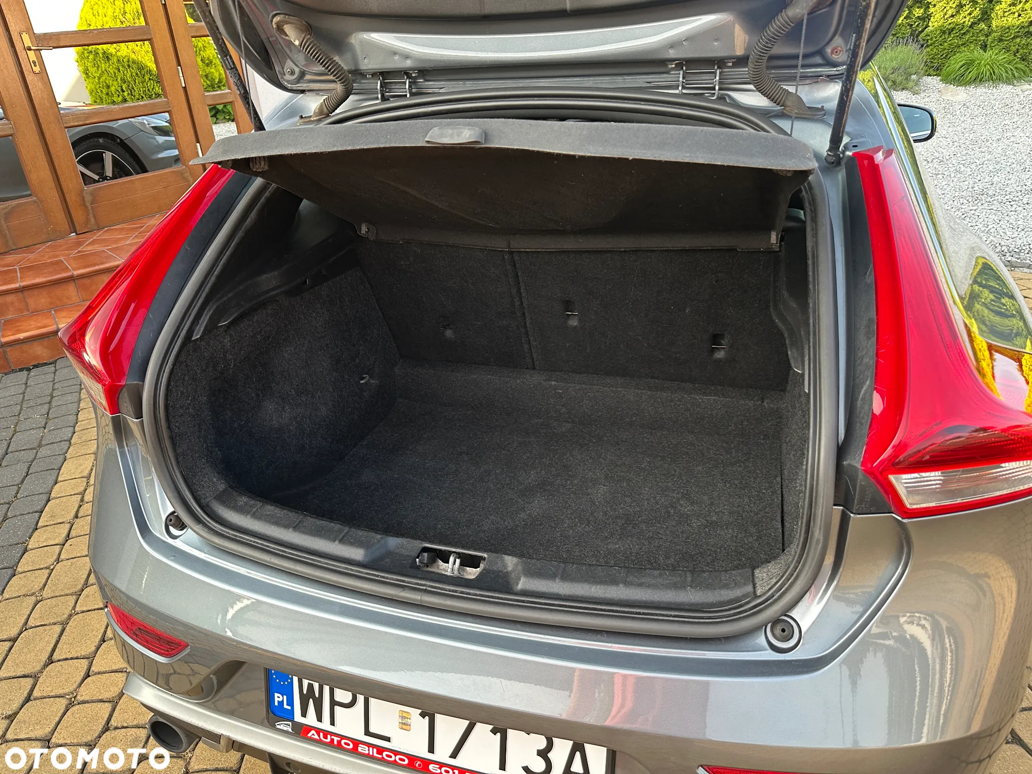 Volvo V40 D4 Drive-E R-Design Summum - 16