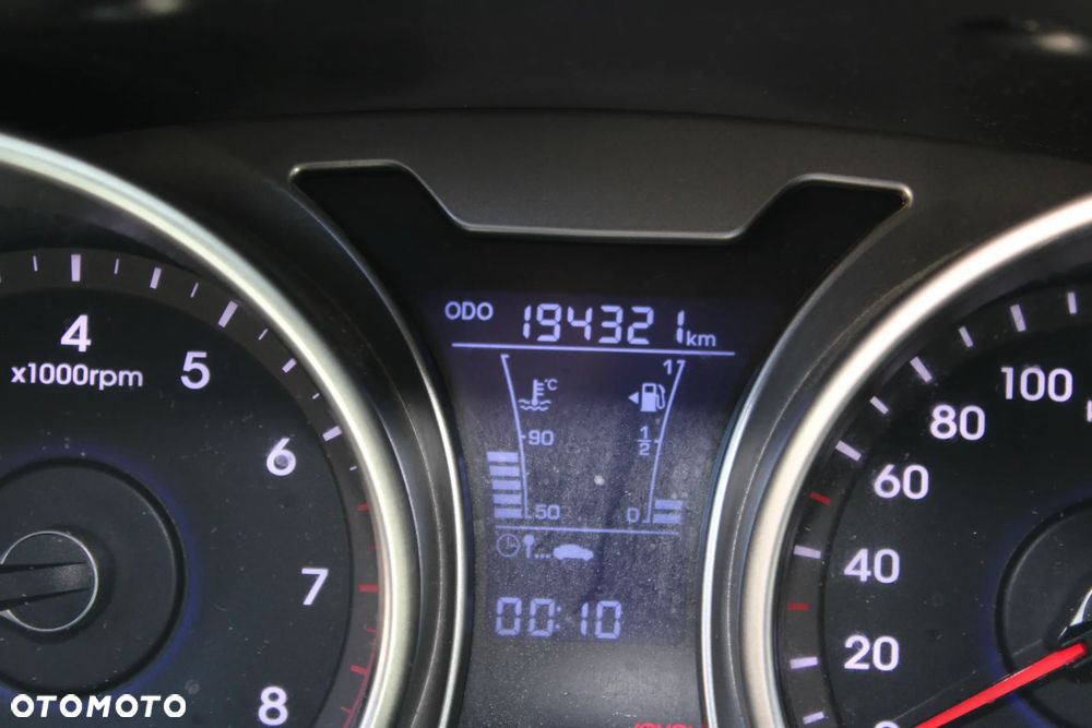 Hyundai Veloster 1.6 Premium - 24