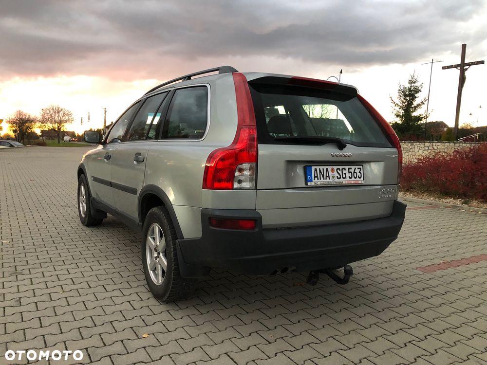 Volvo XC 90 2.5T AWD Momentum - 9