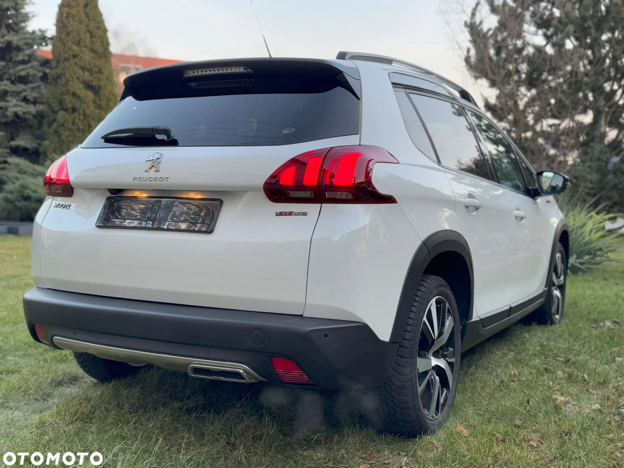 Peugeot 2008 PureTech 110 Stop&Start EAT6 GT-Line Edition - 8