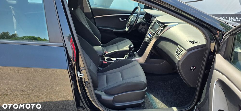 Hyundai i30 1.6 GDI Premium - 17