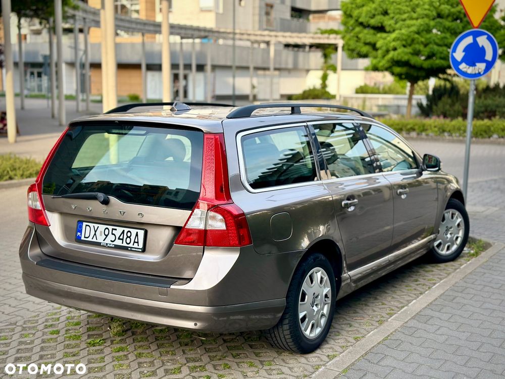 Volvo V70 D5 Summum - 2