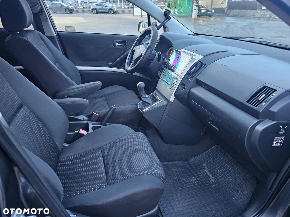 Toyota Corolla Verso 2.2 D-4D Premium - 9