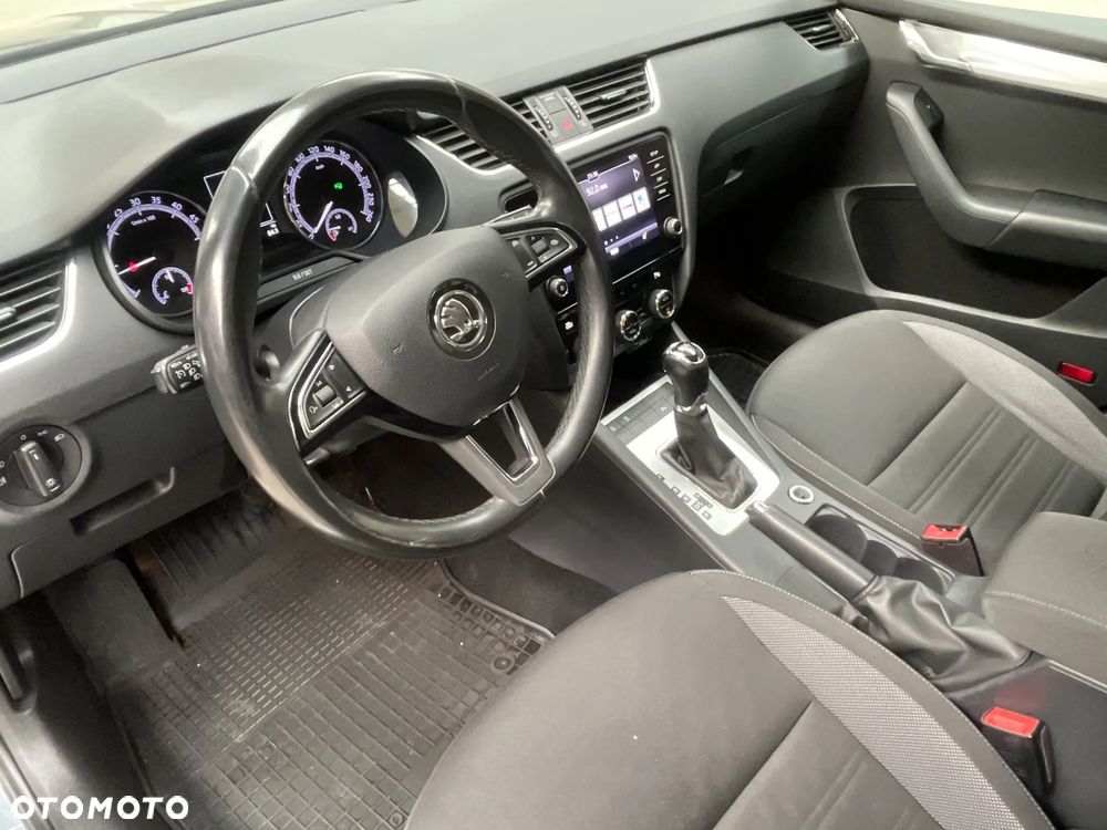Skoda Octavia 2.0 TDI SCR Ambition DSG - 9