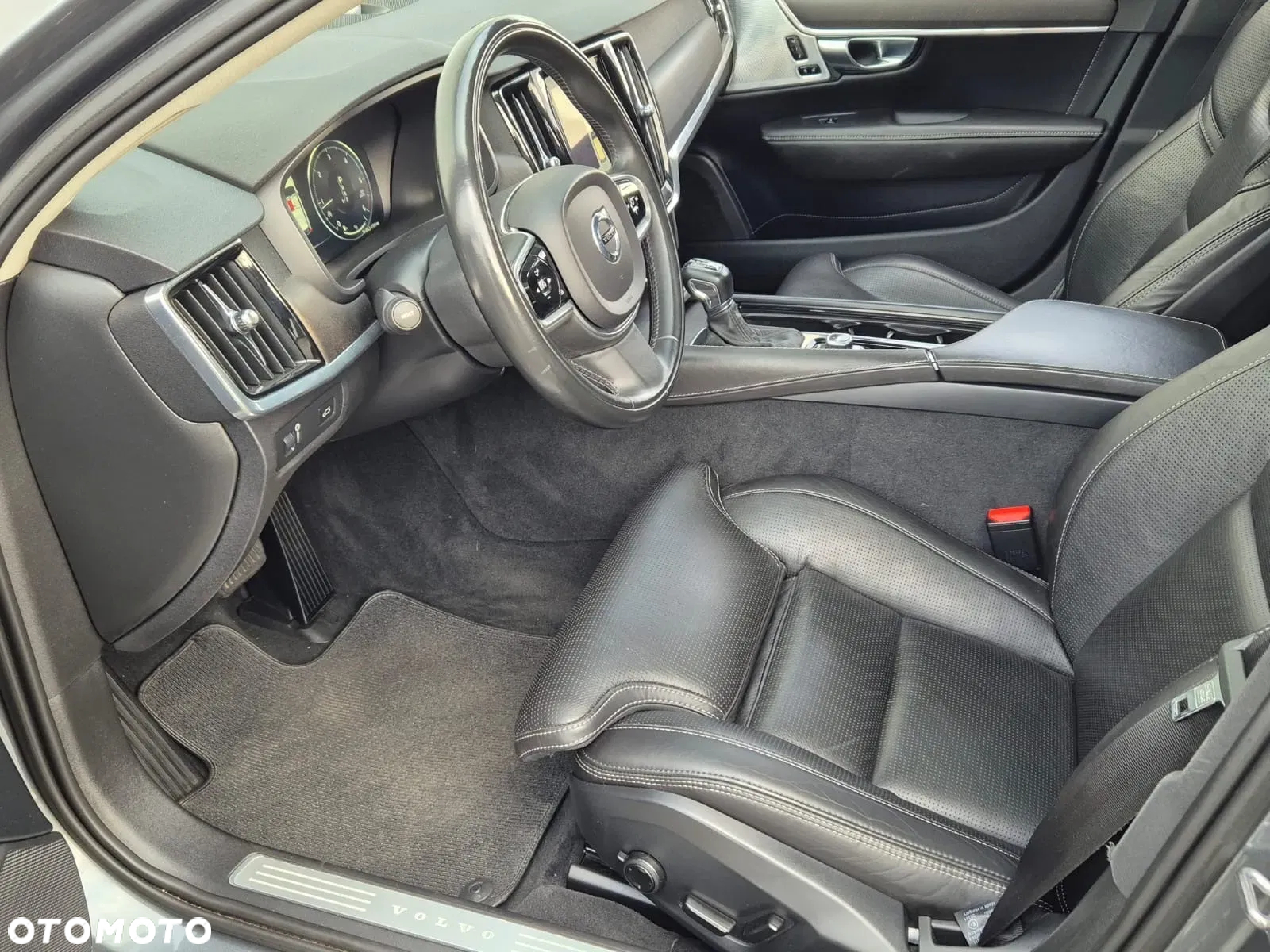 Volvo V90 Cross Country D5 AWD - 16
