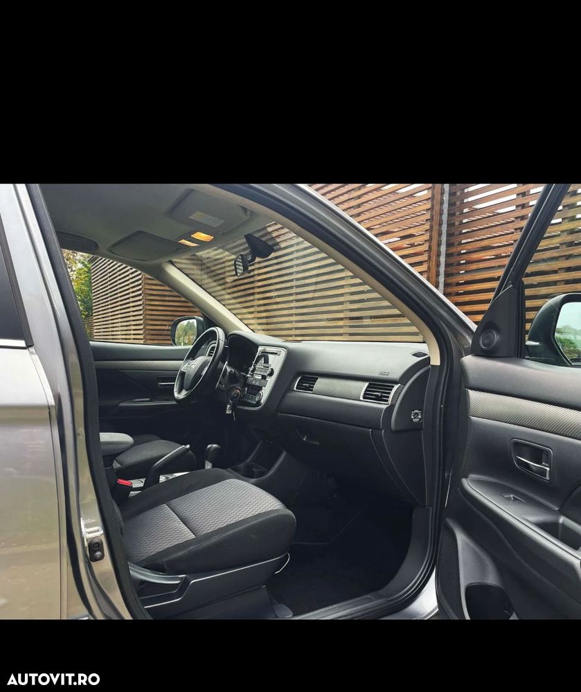 Mitsubishi Outlander 2.2 DI-D 4WD Automatik Plus - 12