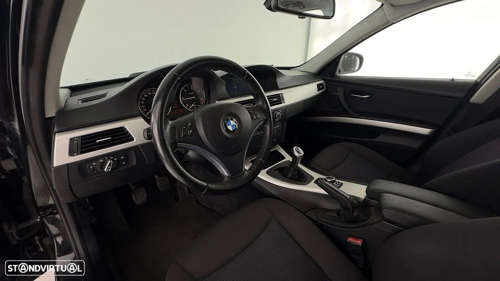 BMW 318 d Navigation - 24