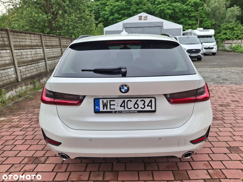BMW Seria 3 318i Sport Line - 11