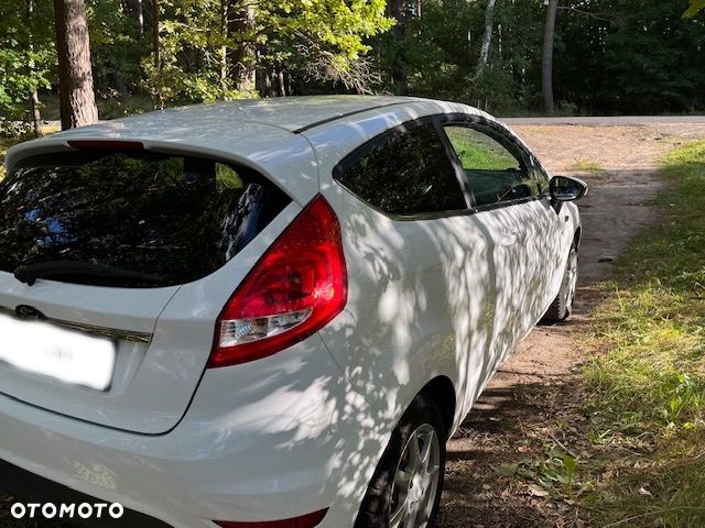 Ford Fiesta 1.25 Ambiente - 18