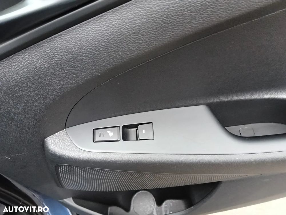 Hyundai Tucson blue 1.7 CRDi 2WD DCT Premium - 12