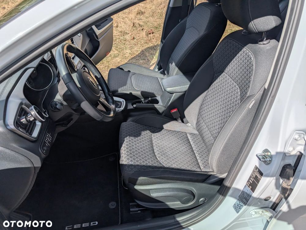 Kia Ceed 1.5 T-GDI M DCT - 15