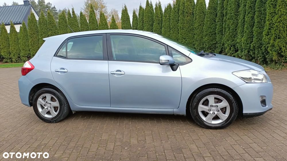 Toyota Auris 1.8 HSD Luna - 2