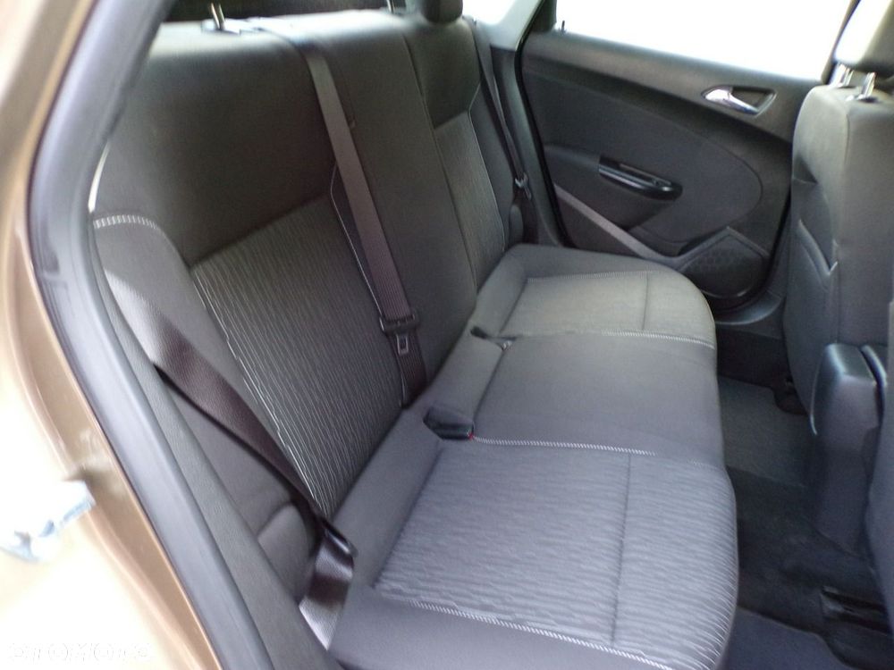 Opel Astra - 35