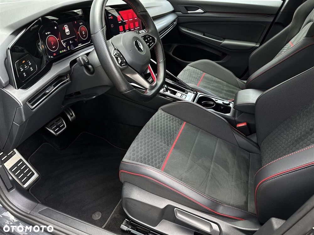 Volkswagen Golf - 11