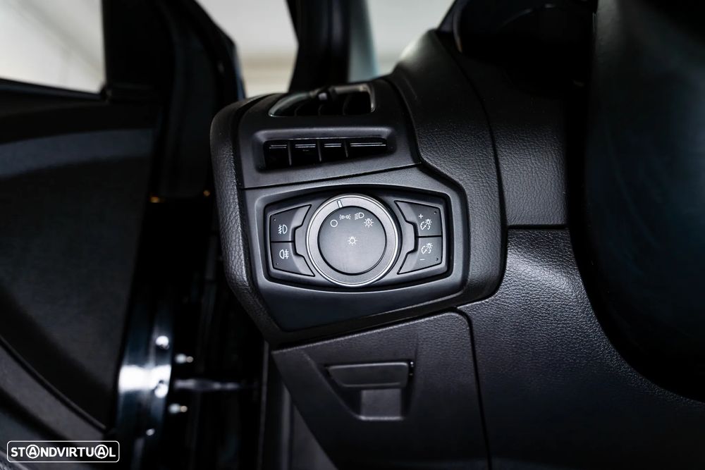 Ford Focus 2.0 EcoBoost ST c/ Pack Pele Desportiva - 43