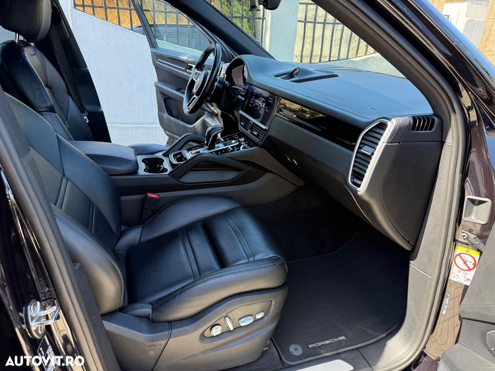 Porsche Cayenne - 15