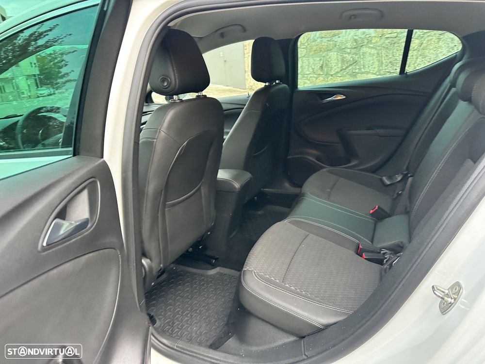 Opel Astra 1.6 CDTI Dynamic Sport S/S - 33