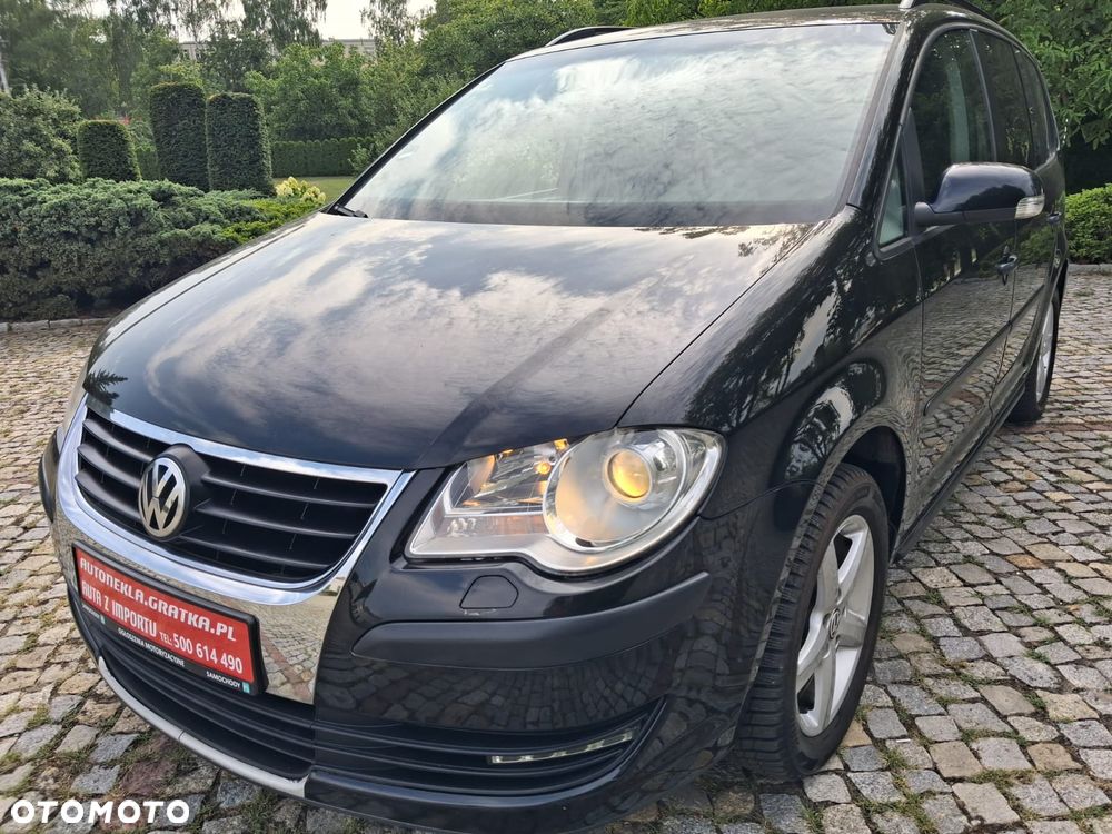 Volkswagen Touran - 1