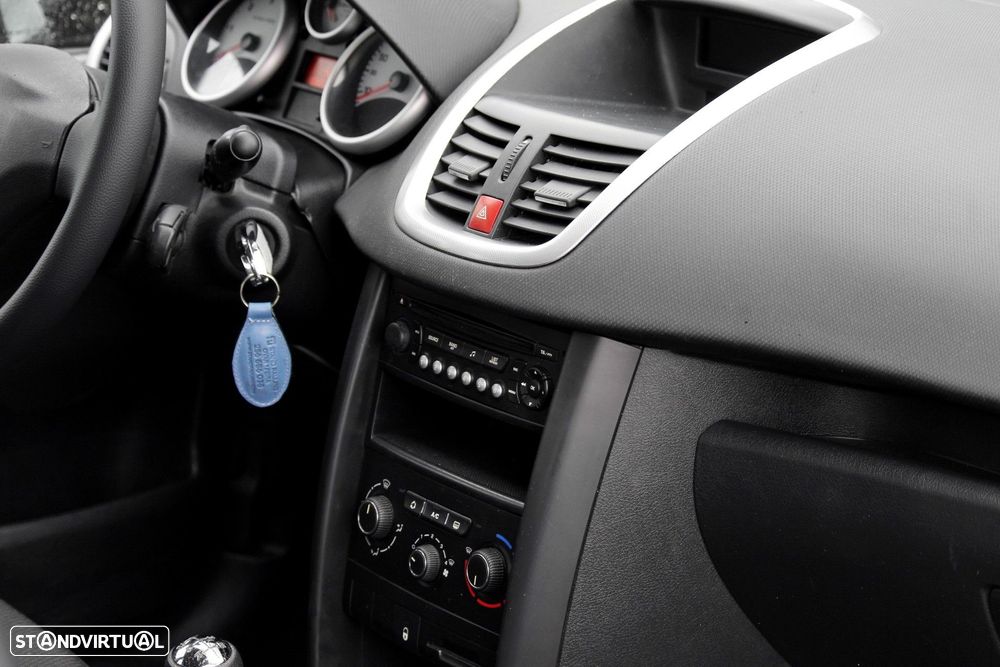 Peugeot 207 1.4 HDi Premium - 12