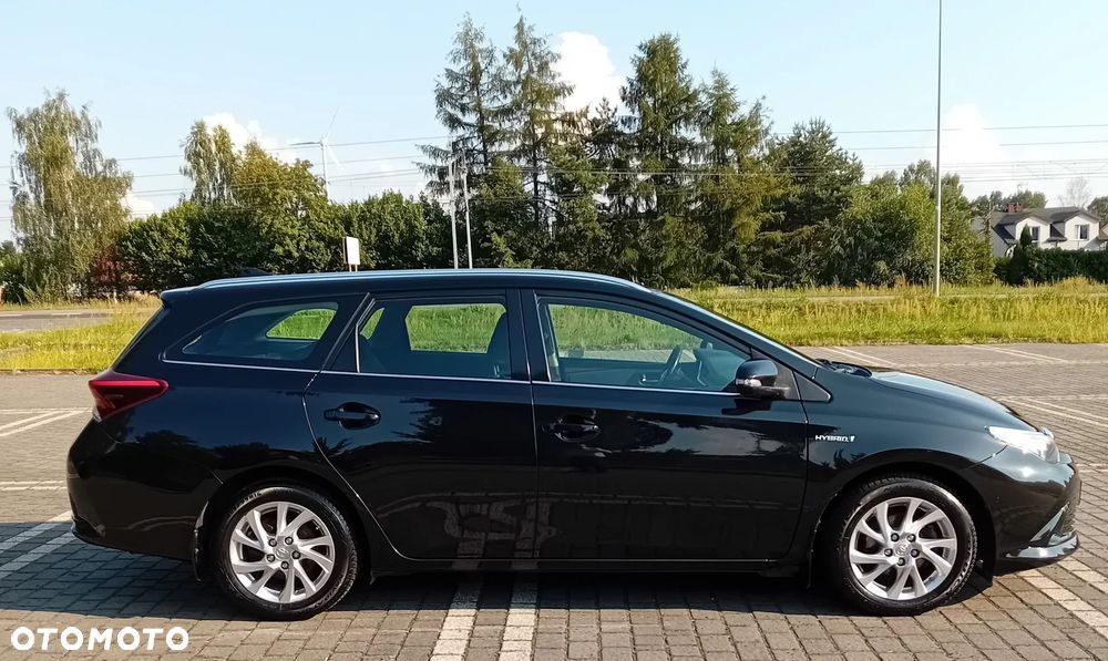 Toyota Auris Hybrid 135 Prestige - 21