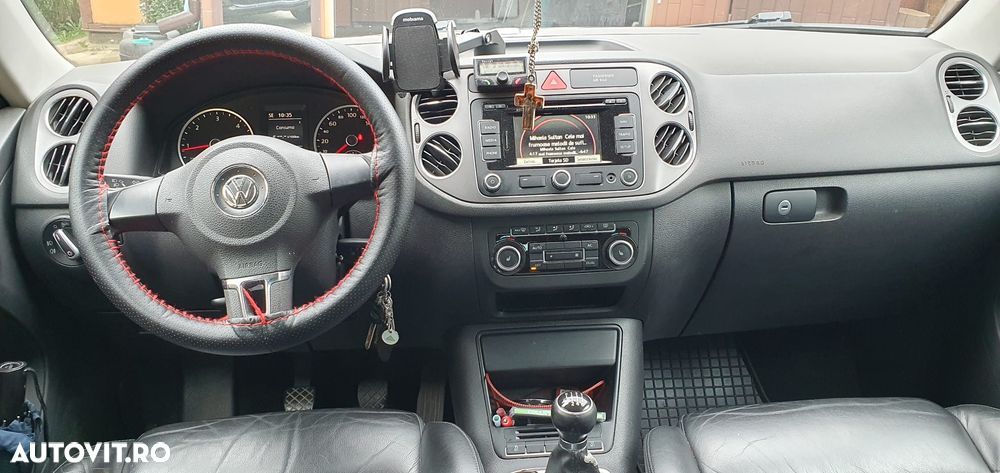 Volkswagen Tiguan - 12