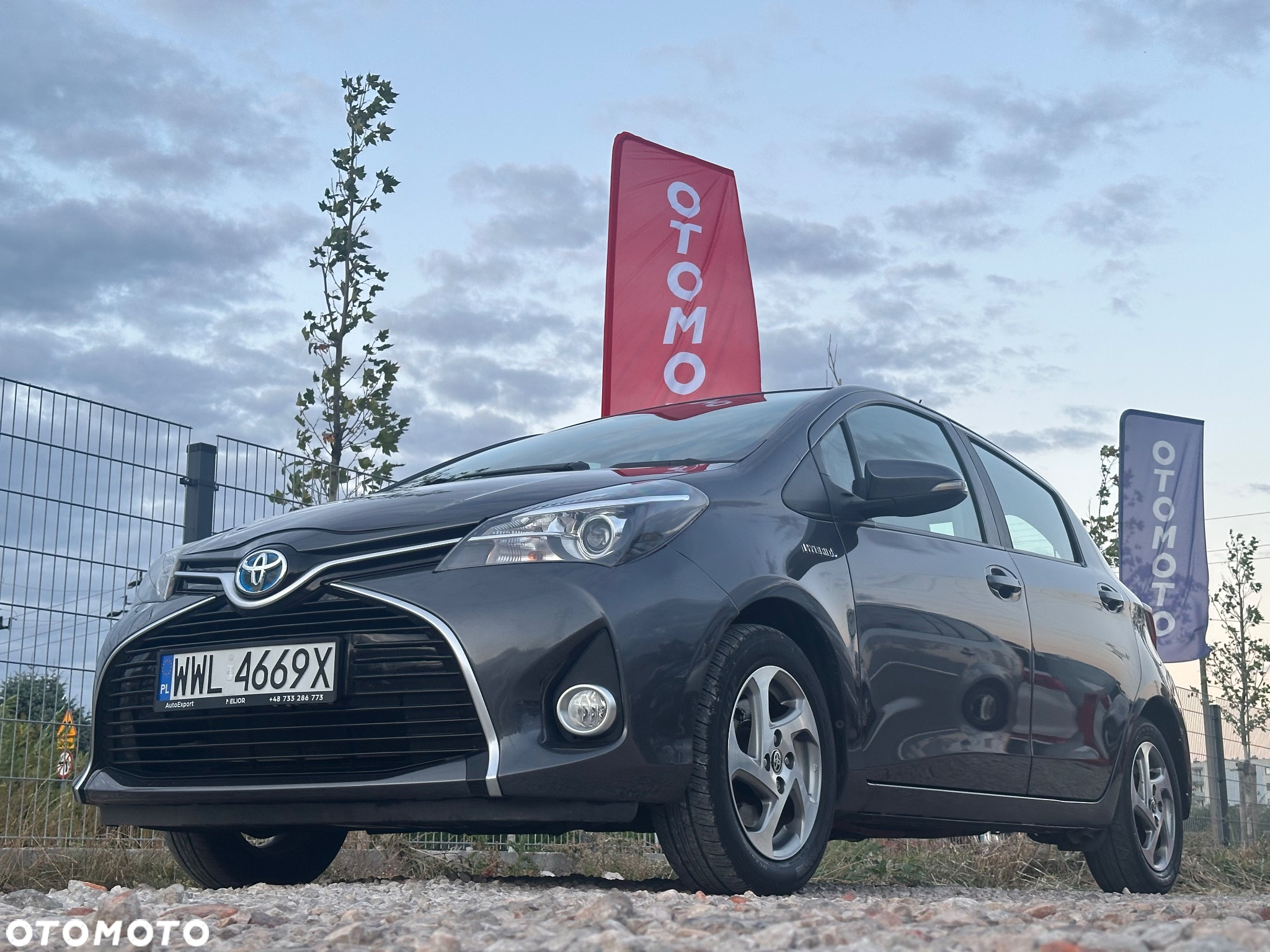 Toyota Yaris Hybrid 1.5 VVT-i - 3