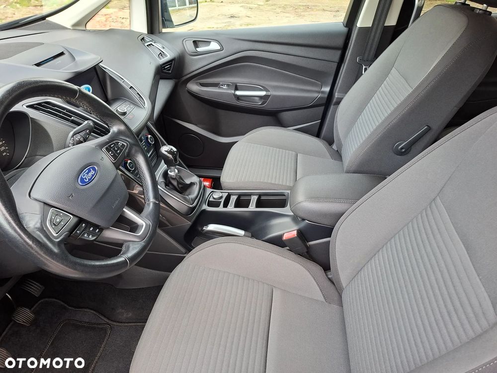 Ford Grand C-MAX - 13