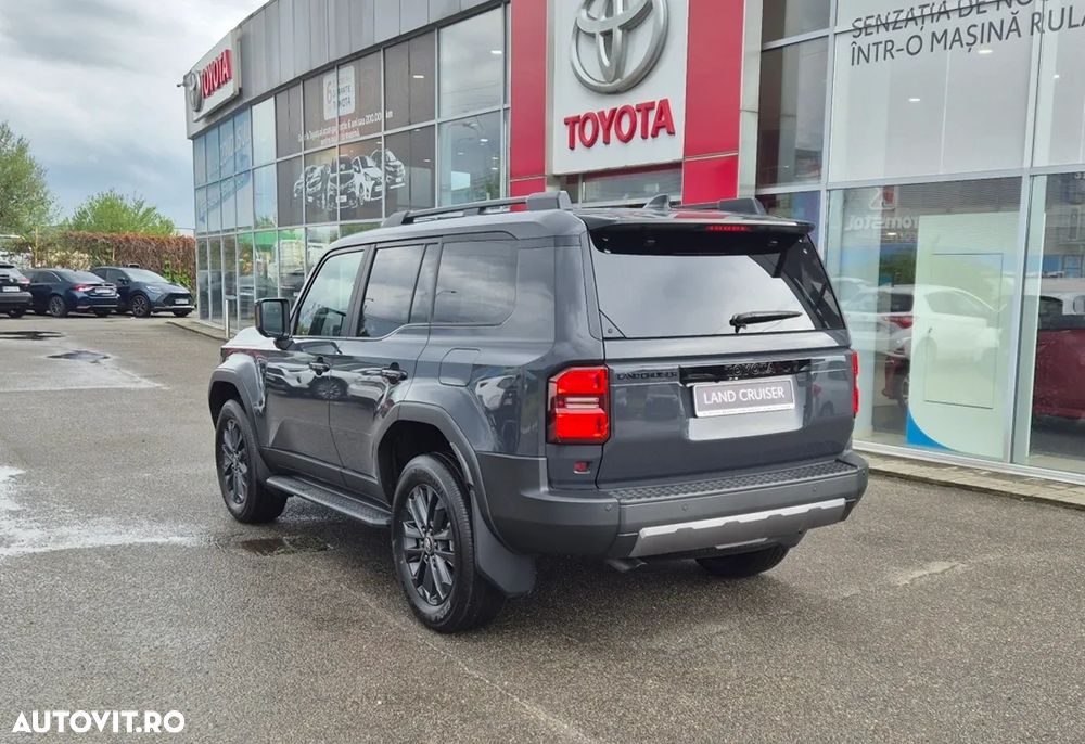 Toyota Land Cruiser 250 2.8l D-4D 204 CP A/T 7 locuri Luxury - 4