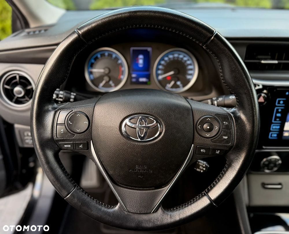 Toyota Corolla 1.6 Comfort - 12