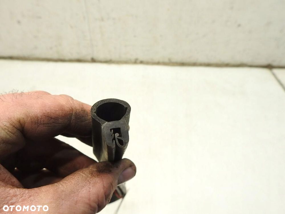 USZCZELKA MASKI PRAWA BMW X3 E83 3400364 - 3