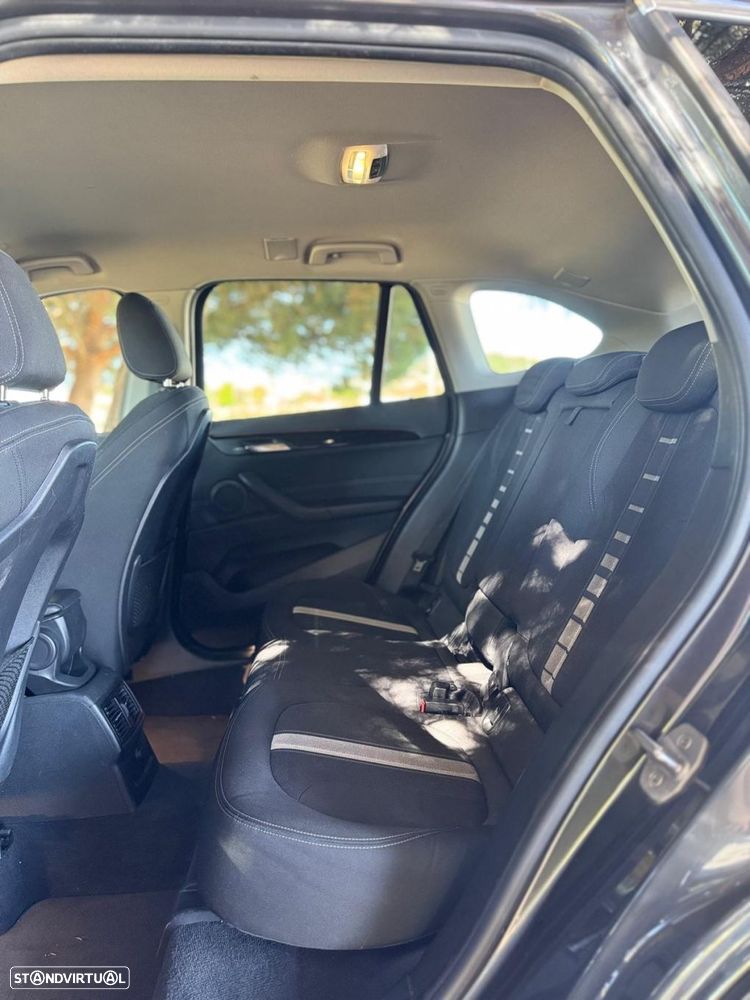 BMW X1 18 d sDrive Auto Line Sport - 9