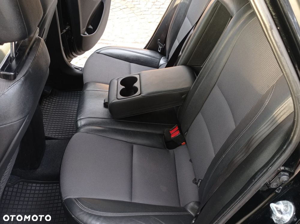 Hyundai i30 1.6 GDI Premium - 19
