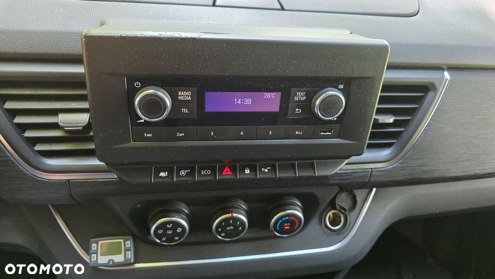 Renault Trafic - 17