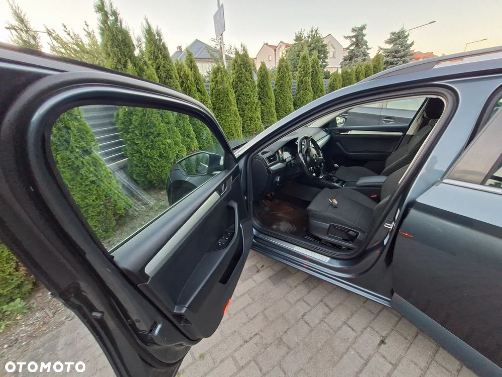 Skoda Superb 2.0 TDI Ambition - 8