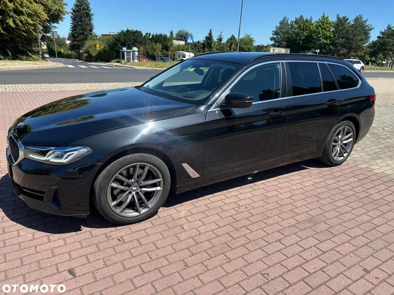 BMW Seria 5 520d Touring Luxury Line - 13