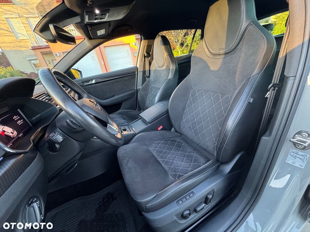 Skoda Superb 2.0 TDI SCR Sportline DSG - 17