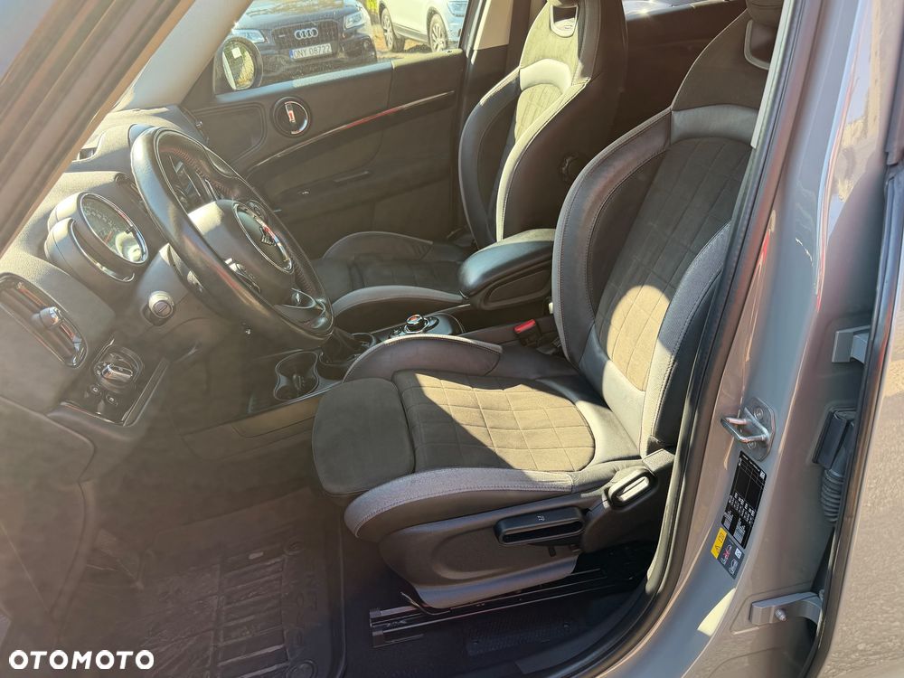 MINI Countryman Cooper SE ALL4 John Cooper Works Trim - 14