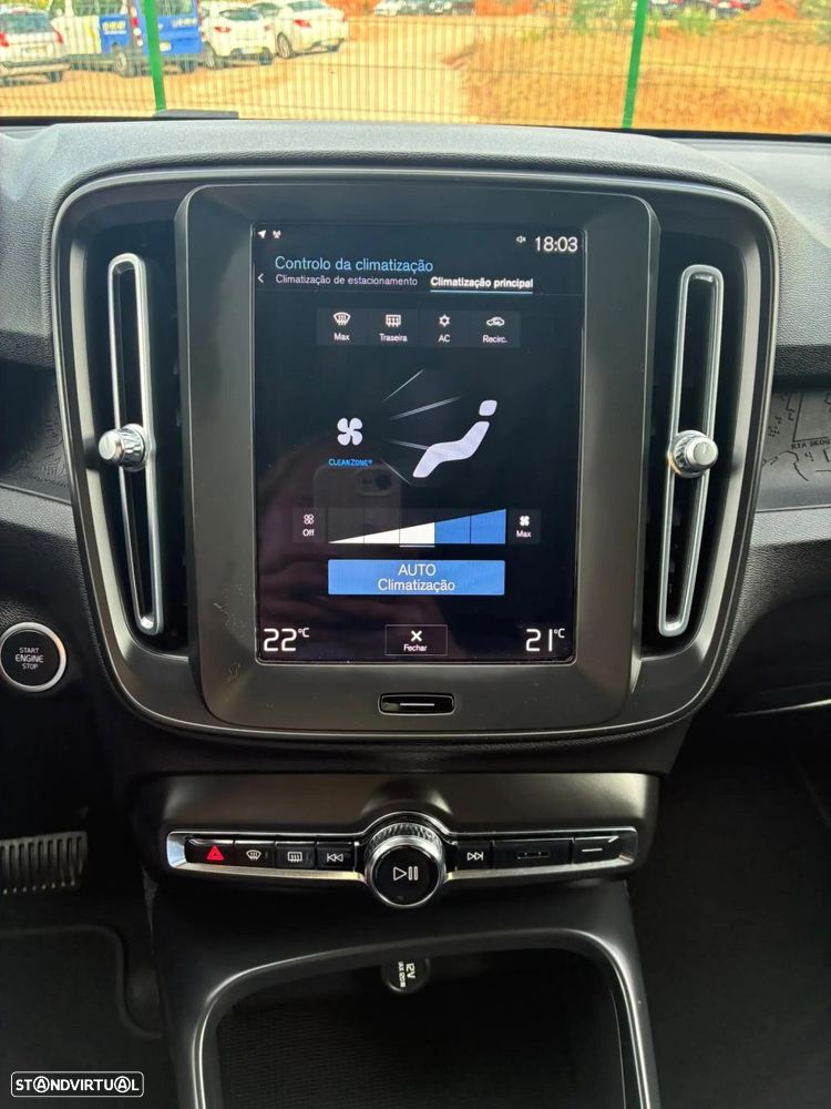 Volvo XC 40 1.5 T2 Momentum Plus Geartronic - 21