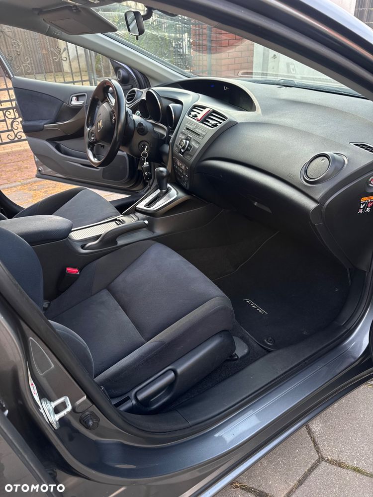 Honda Civic 1.8 Executive - 28