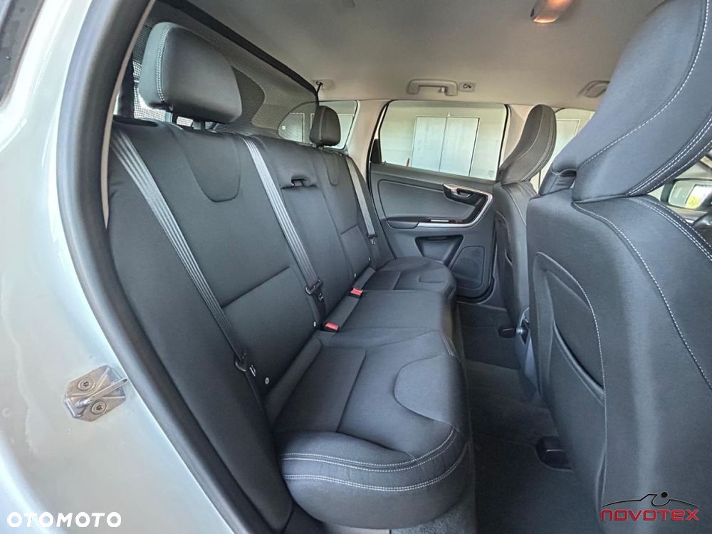 Volvo XC 60 D3 Drive-E Momentum - 16