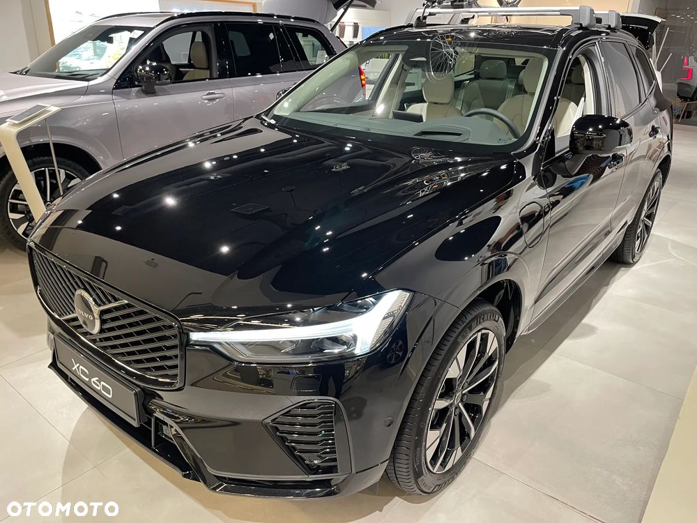Volvo XC 60 T6 Plug-In Hybrid AWD Ultra Dark - 2