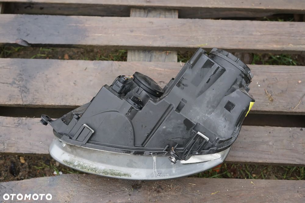 Lampa przód przednia prawa VW Golf V Anglik - 6