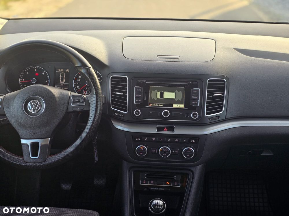 Volkswagen Sharan - 10