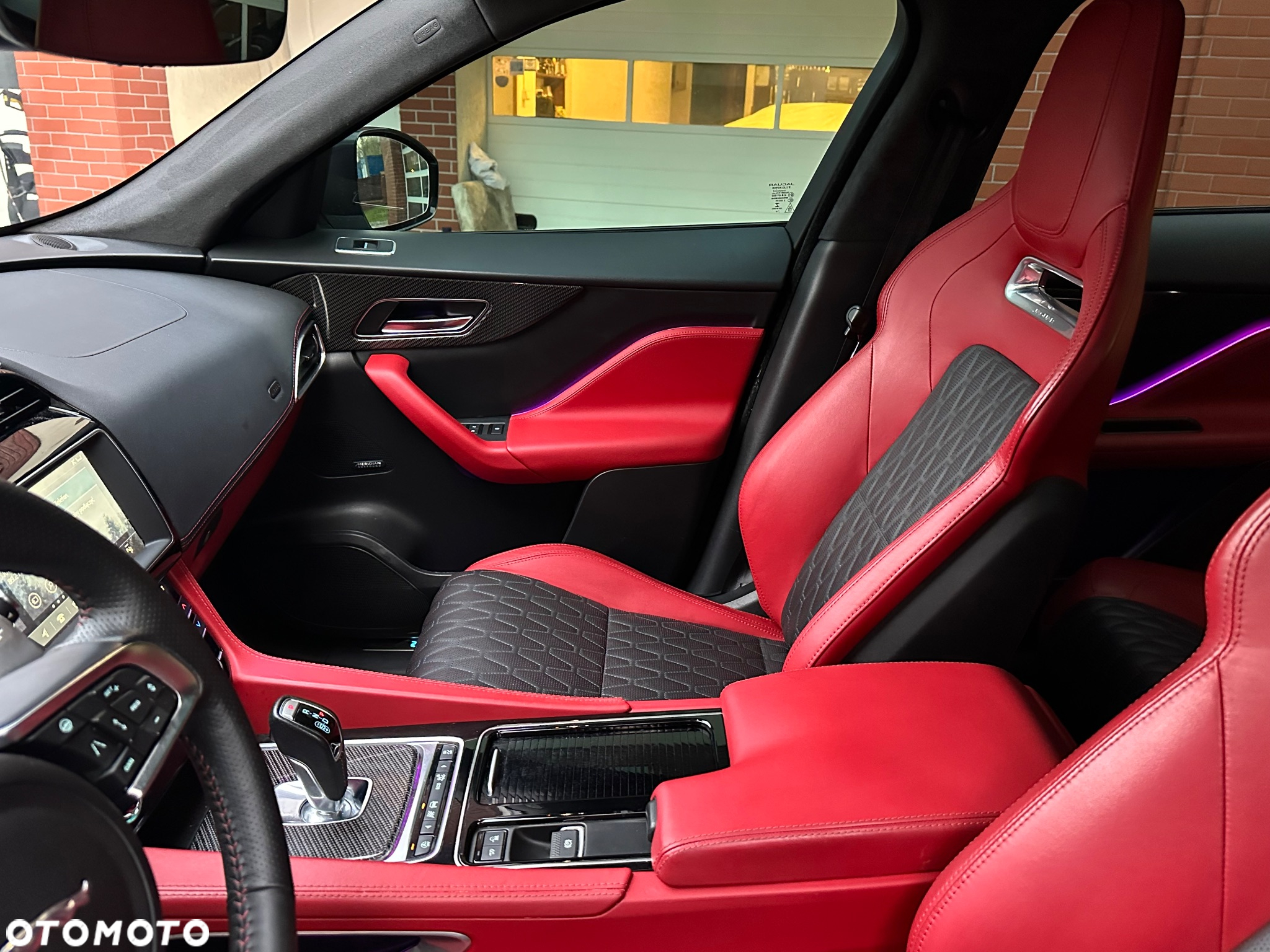 Jaguar F-Pace 5.0 V8 P550 AWD SVR - 10