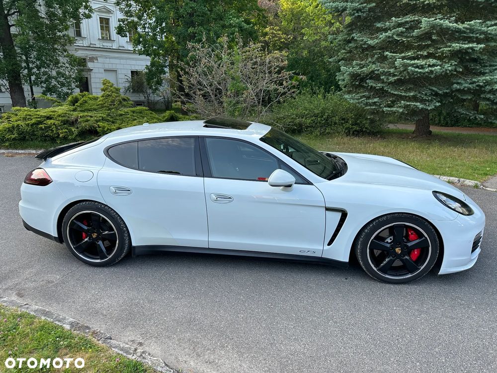 Porsche Panamera - 4