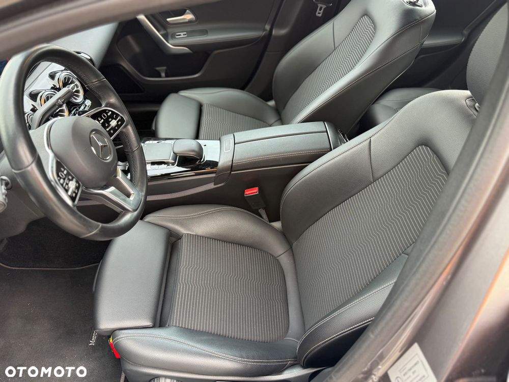 Mercedes-Benz Klasa A 220 4-Matic 7G-DCT - 18
